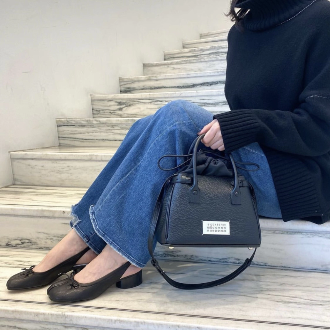 Leather Bow Round Heel Split-Toe Strap Tabi
