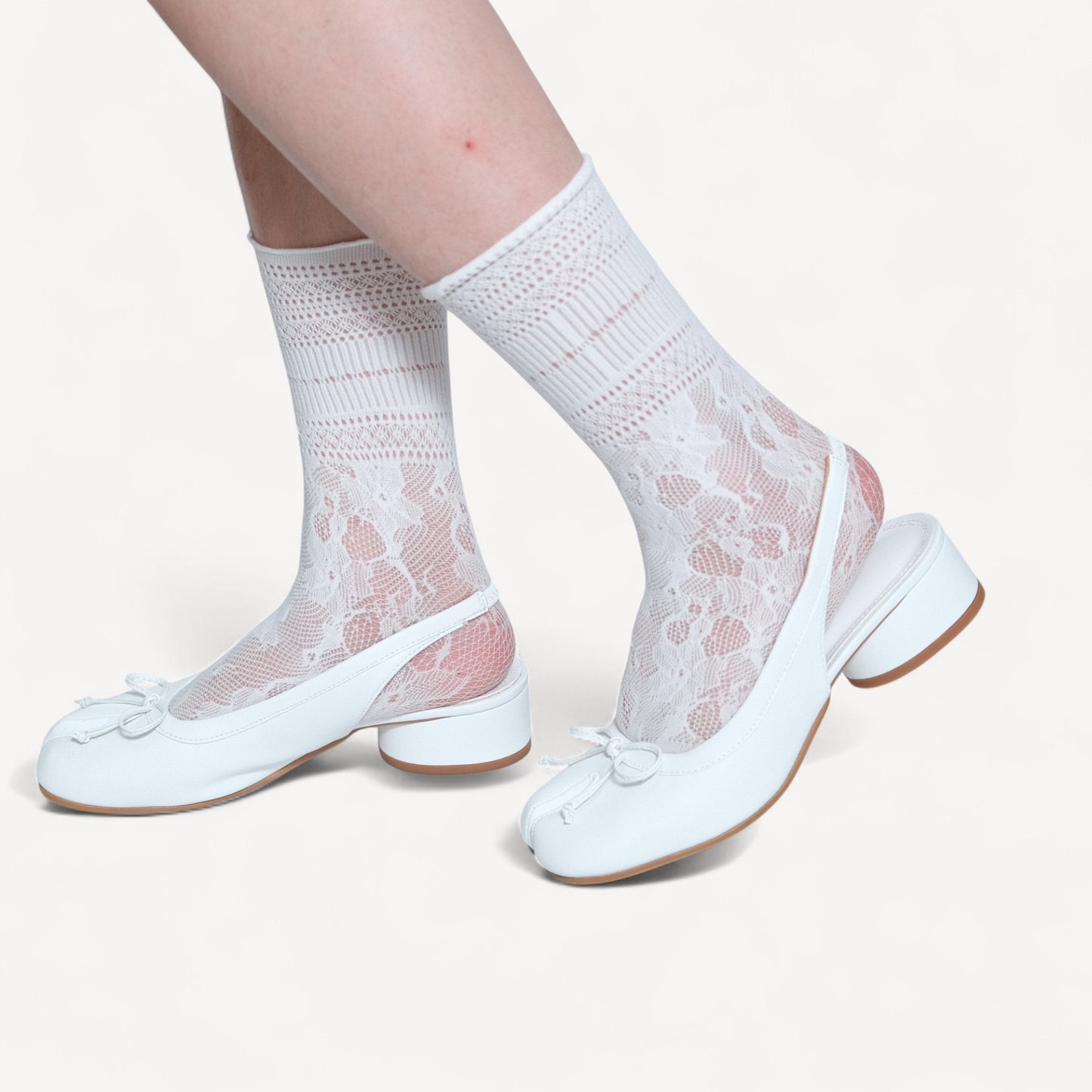White Leather Bow Round Heel Split-Toe Strap Tabi