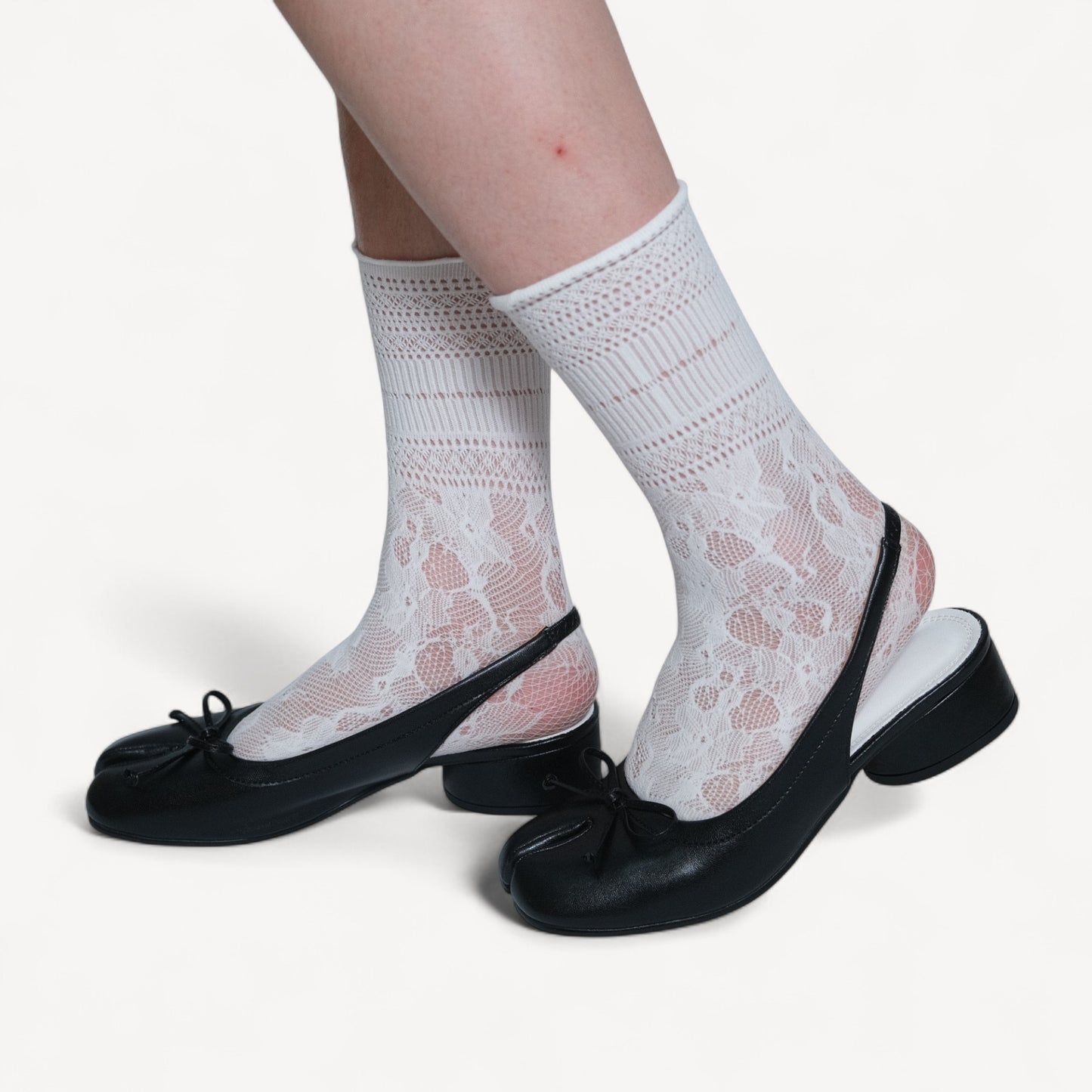 Leather Bow Round Heel Split-Toe Strap Tabi