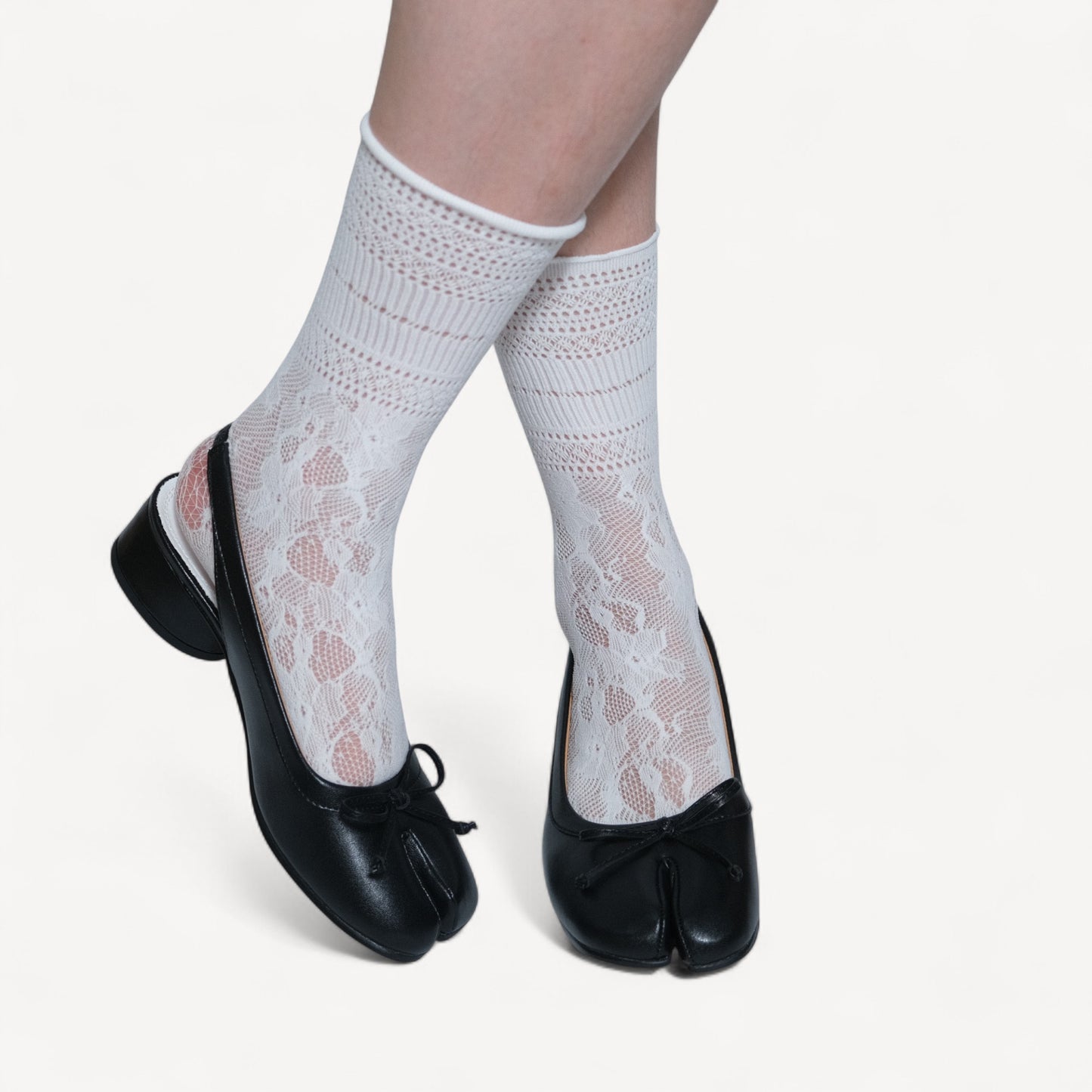 Leather Bow Round Heel Split-Toe Strap Tabi