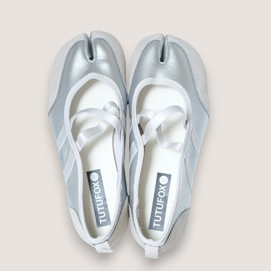 Silver Grey Sporty Split Toe Ballet Tabi