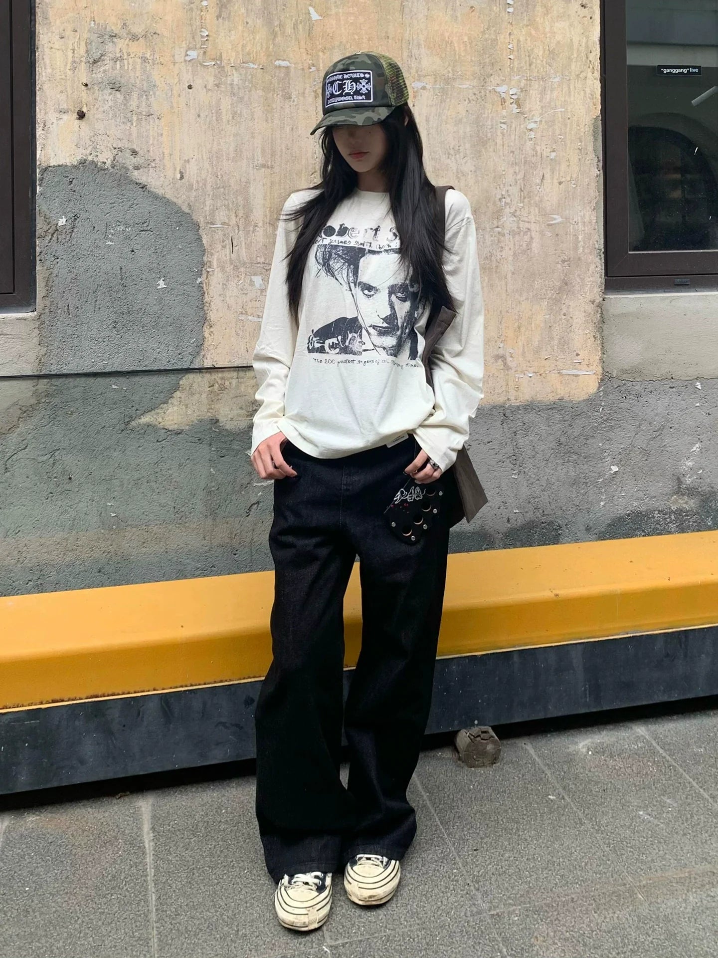 American Retro White Long Sleeve Tee Distressed Portrait Print Top