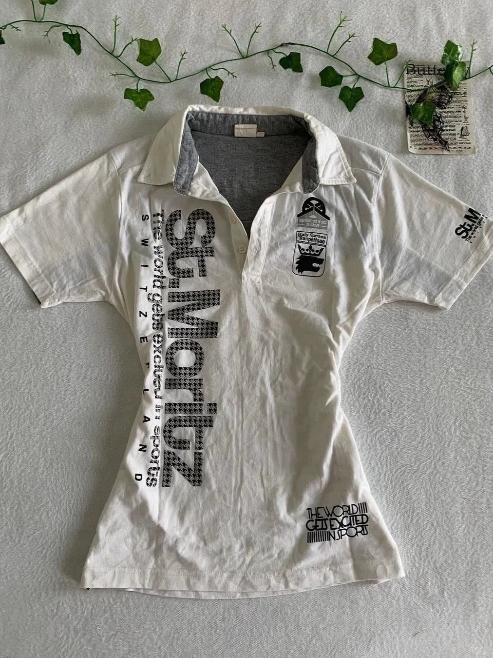 White American Vintage Polo-Style Slim-Waist Y2K T-Shirt