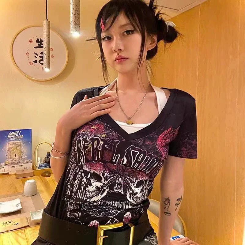 Black Punk Y2K E-girl Retro Print V-neck Unique Design Short Sleeve Top