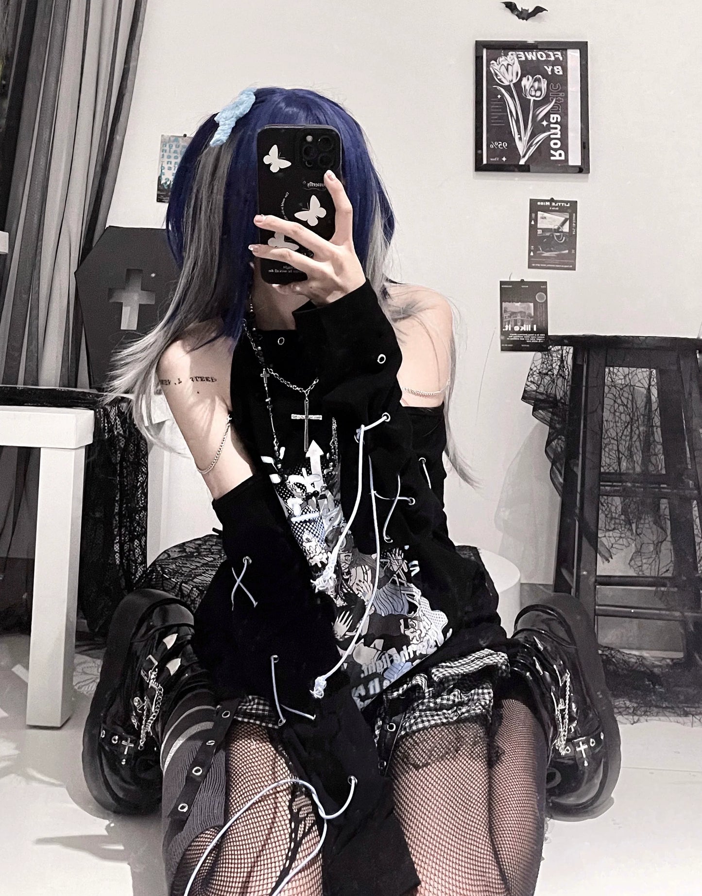 Black Y2K Punk   Hoodie with Cross Necklace