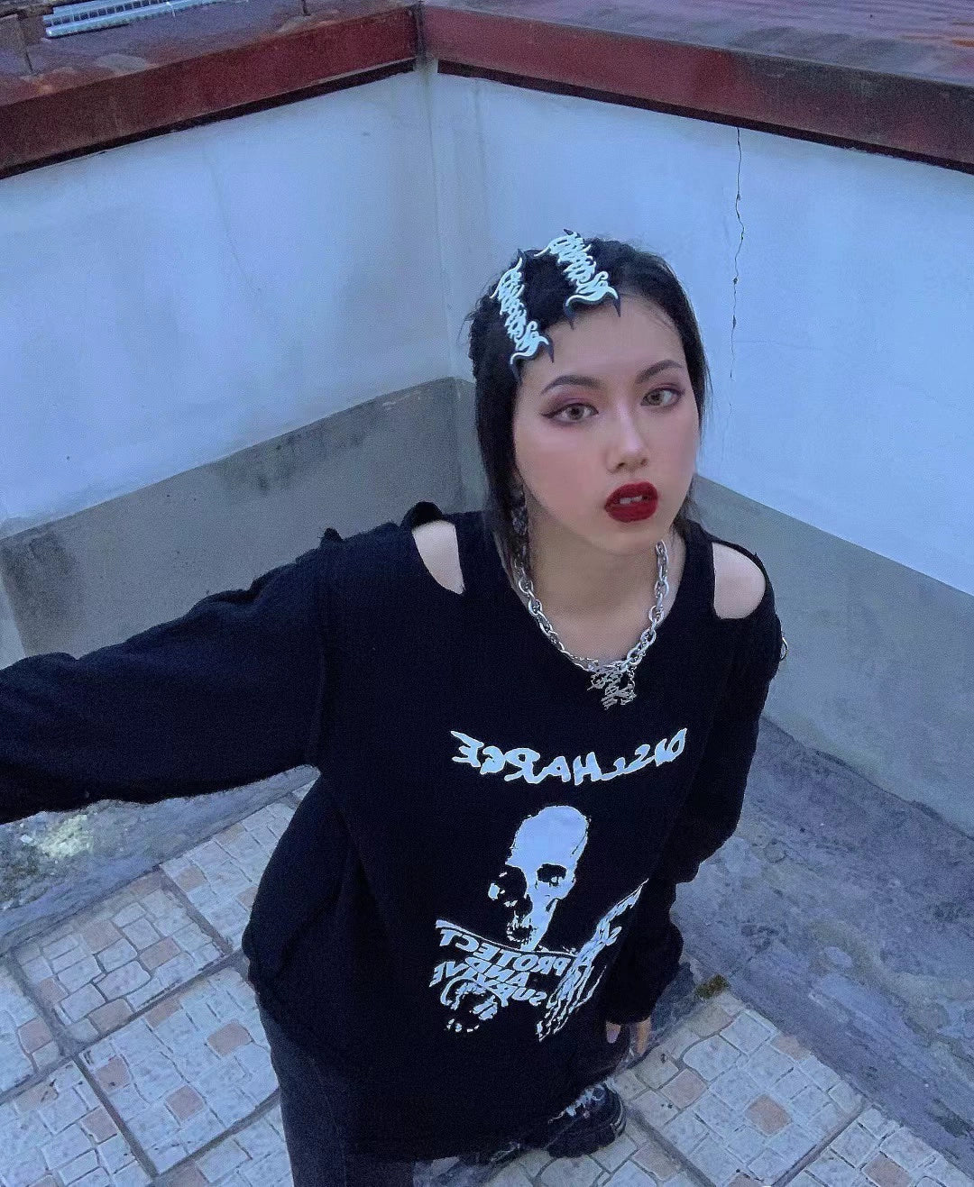 Black & White Straitjacket-Inspired Punk Y2K E-girl Off-Shoulder Skull Print Oversized Long Sleeve Top