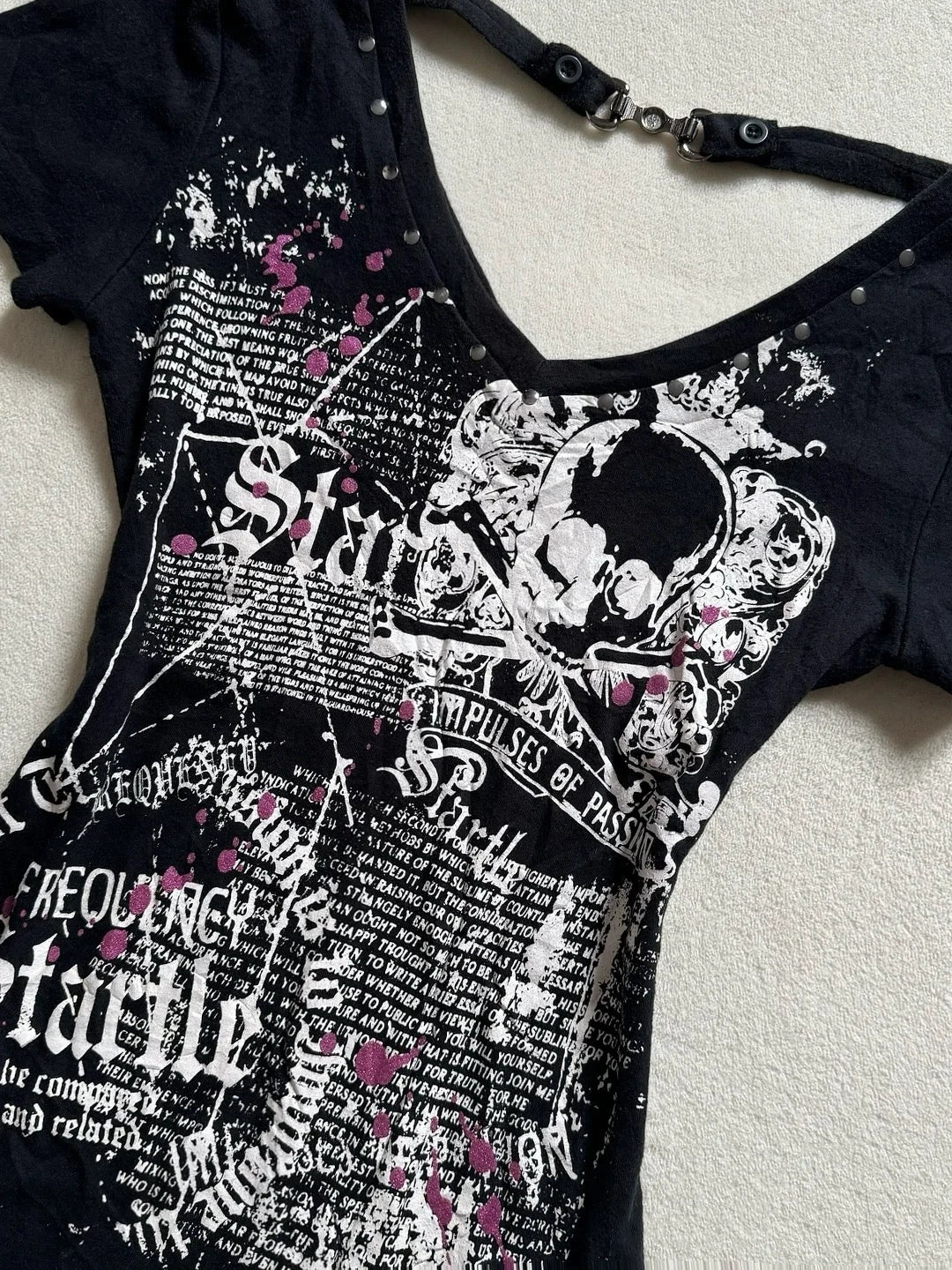 Black Studded V Neck Print Tee Y2K Top