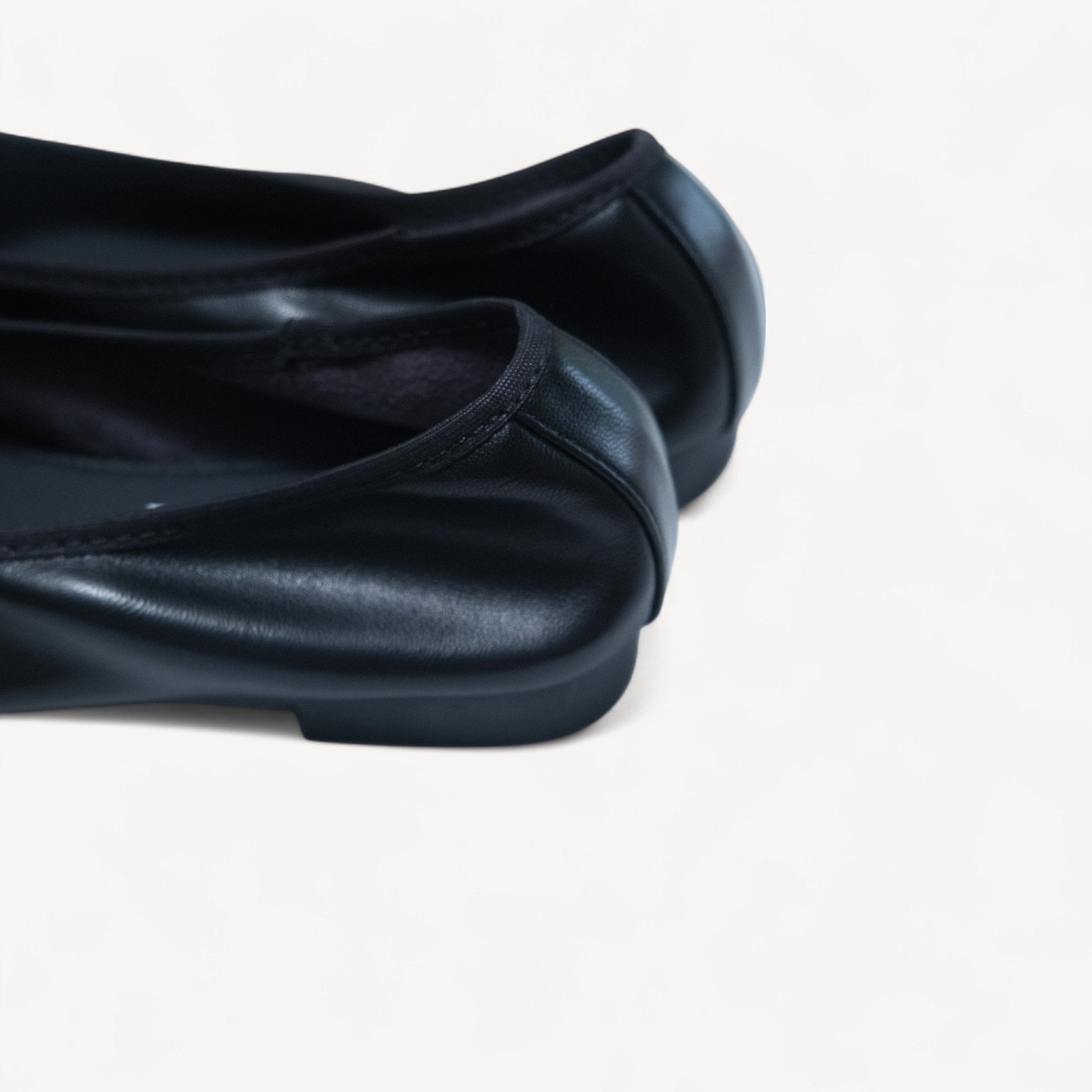 black bow square toe leather ballet flats heel details view