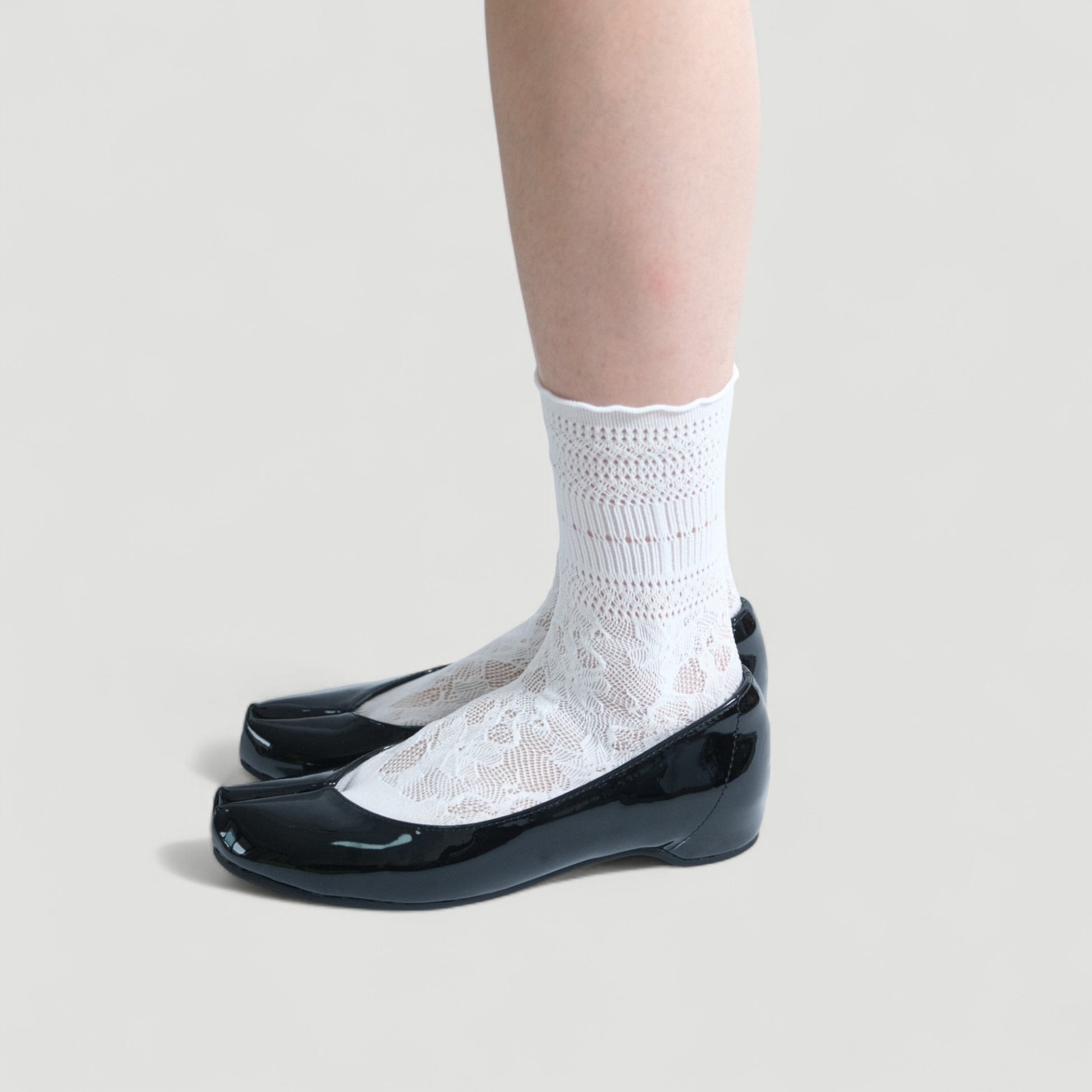 Black Glossy Soft Pointed Split Toe Flats - tutufox - tabis