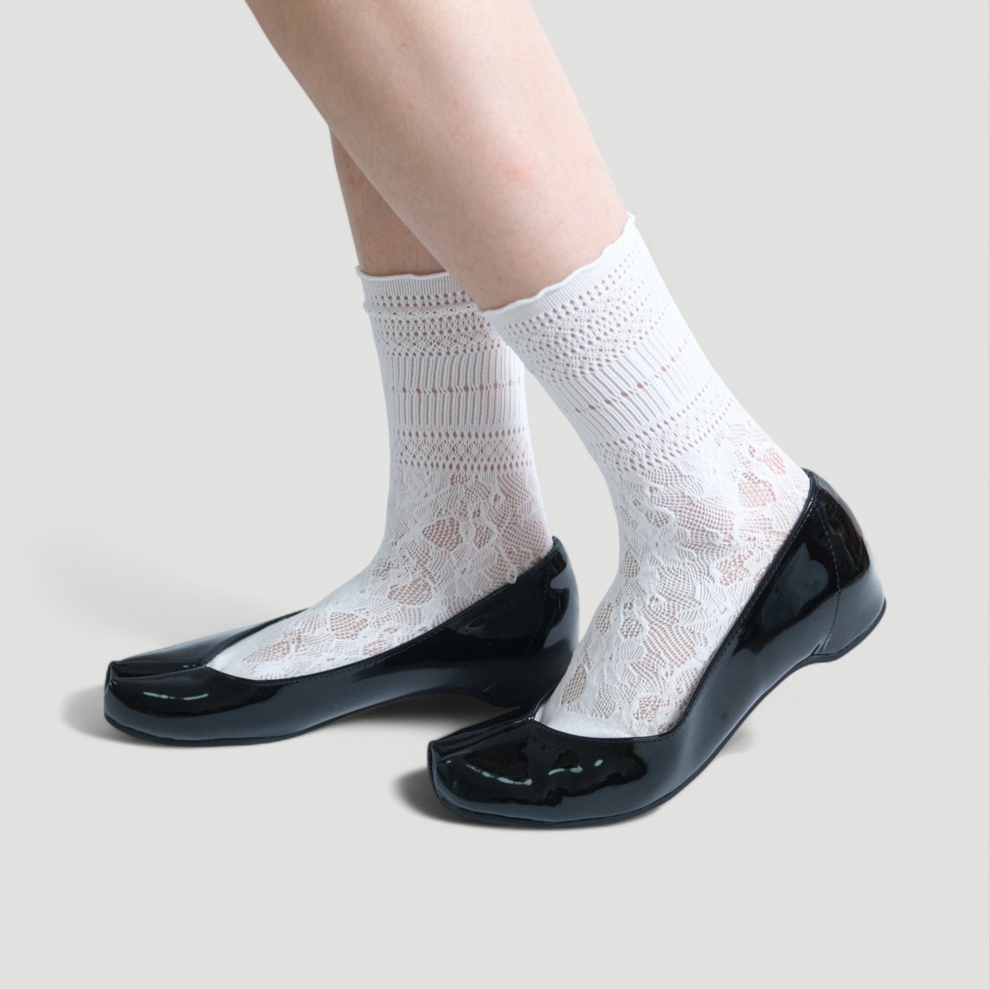 Black Glossy Soft Pointed Split Toe Flats - tutufox - tabis