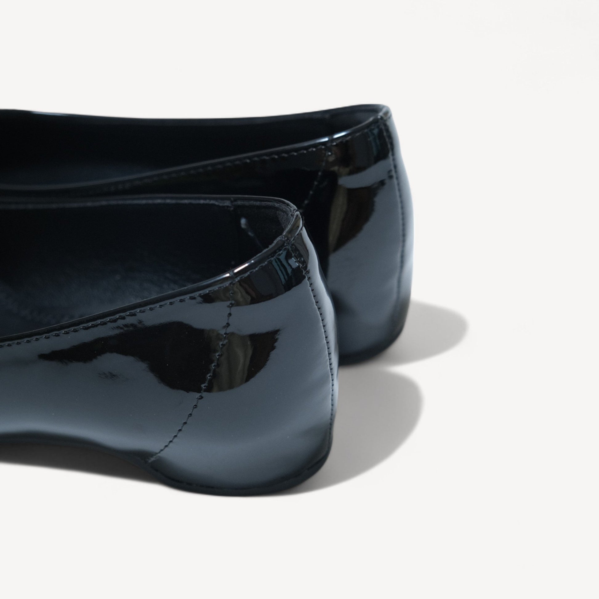 Black Glossy Soft Pointed Split Toe Flats - tutufox - tabis