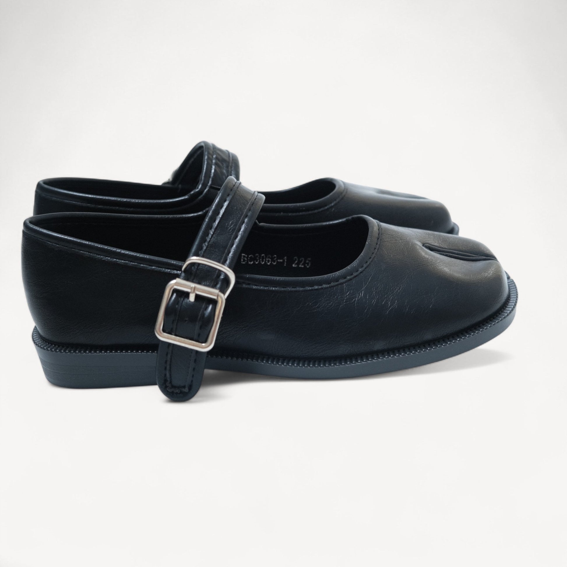 Black Matte Split Toe Mary Jane Tabi - tutufox - tabis