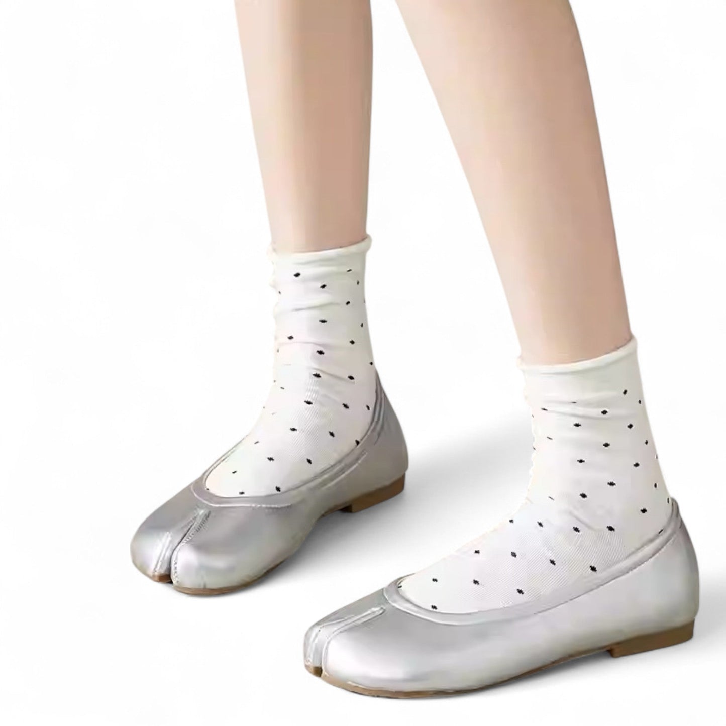 Short Crew Polka Dot Tabi Socks - tutufox -