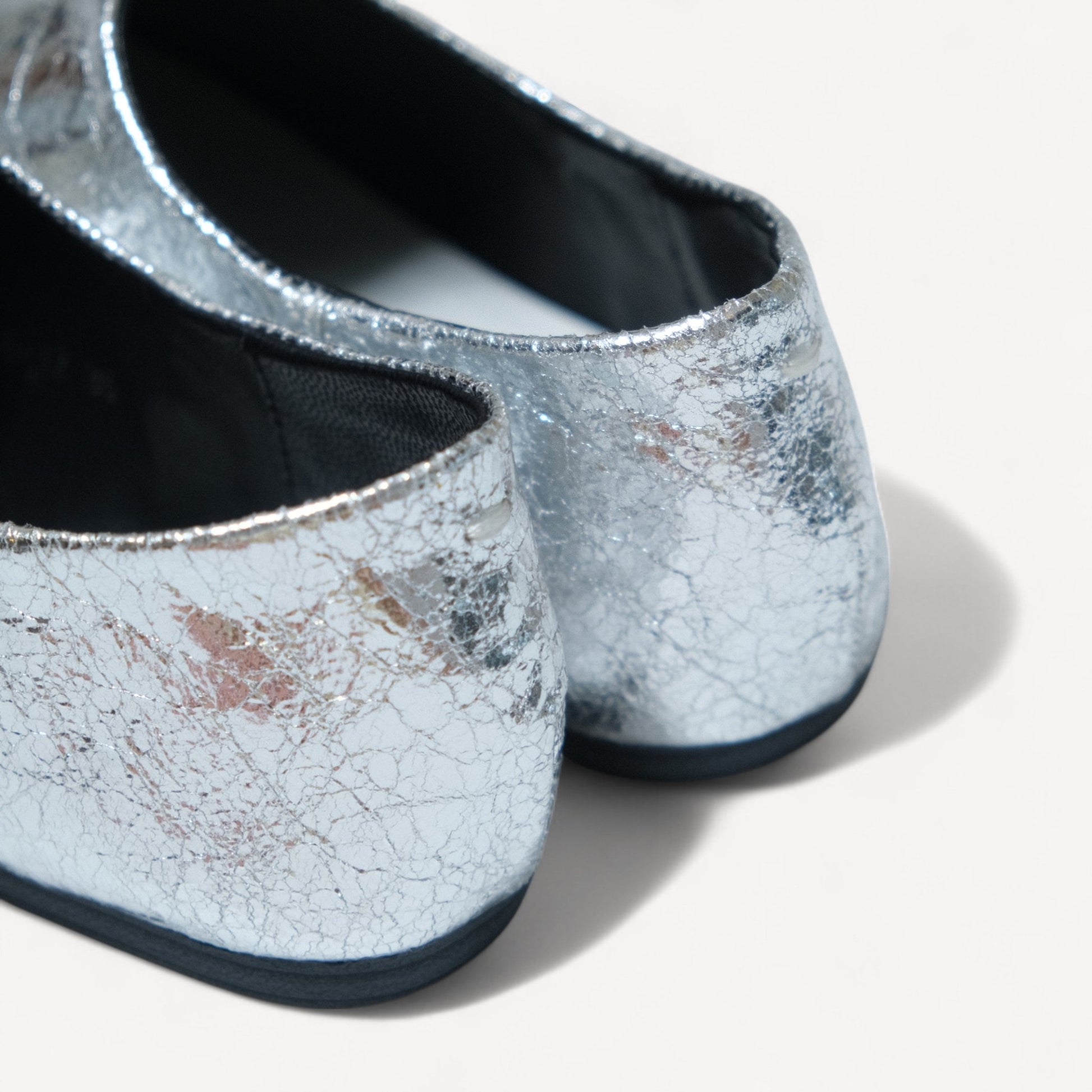 Silver Cracked Leather Round Toe Tabi - tutufox - tabis