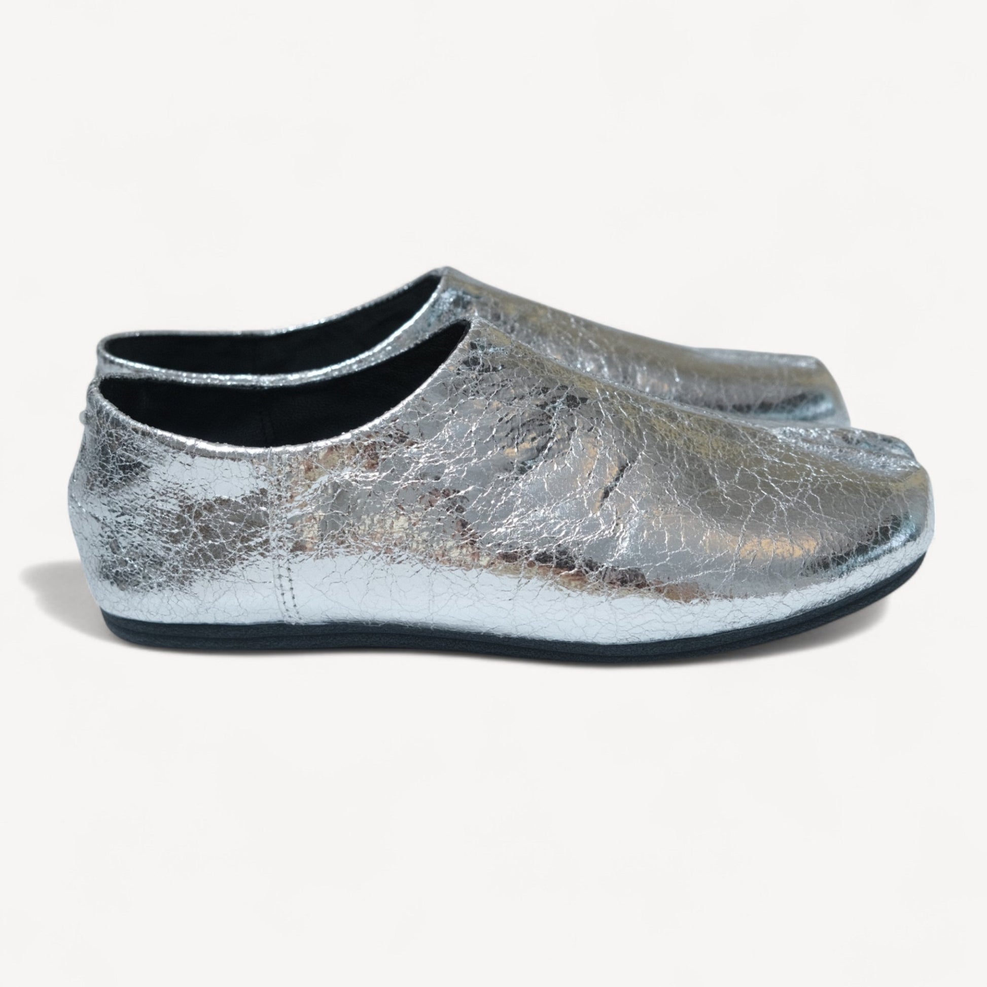 Silver Cracked Leather Round Toe Tabi - tutufox - tabis