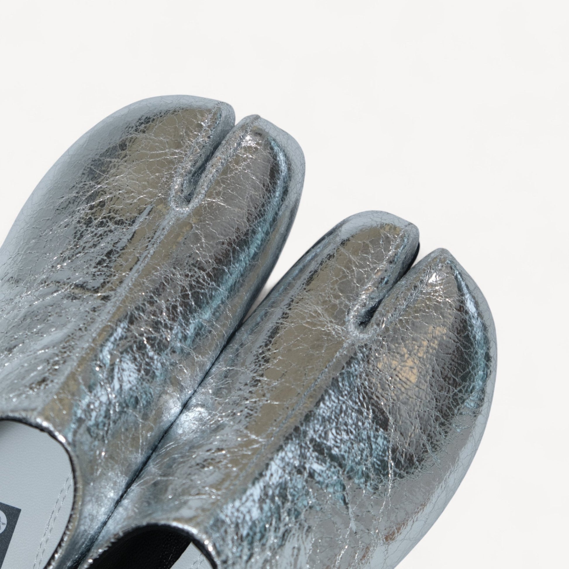 Silver Cracked Leather Round Toe Tabi - tutufox - tabis