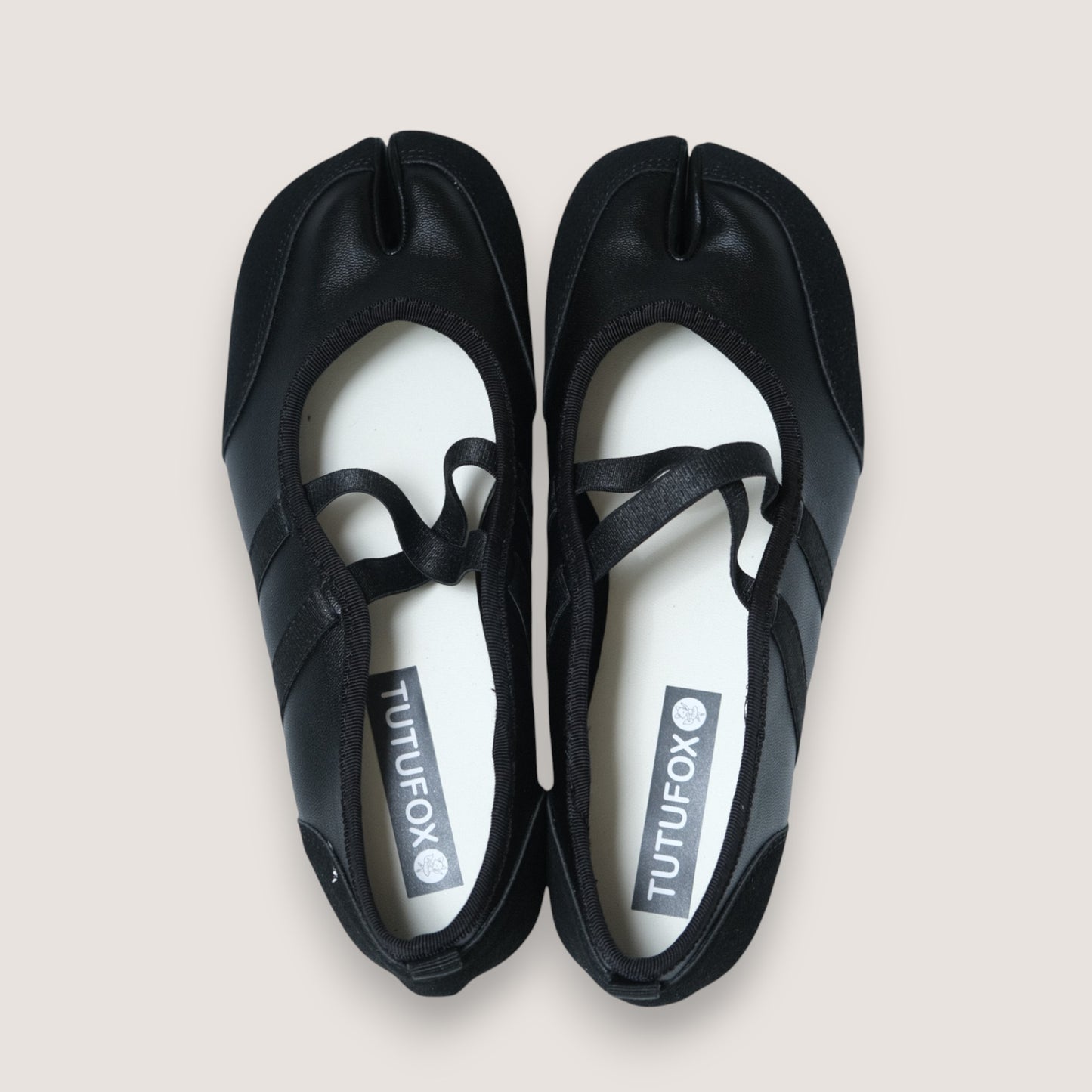Schwarze Tabi-Ballerinas mit geteilter Zehenpartie