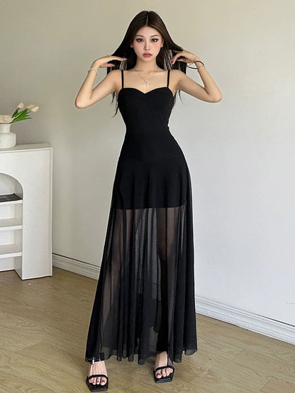Mature Elegant Black Tulle Paneled Halter Designed Waist Slimming Flared Maxi Dress