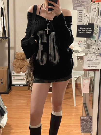 Black Y2K Light Subculture V-Neck Off-Shoulder Print Sweater