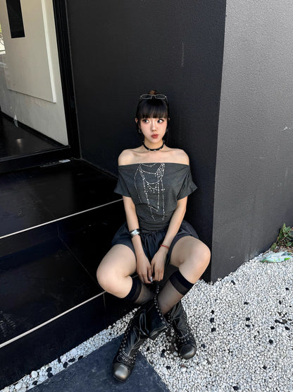 American Edgy Rivet Necklace Print Long Sleeve Top