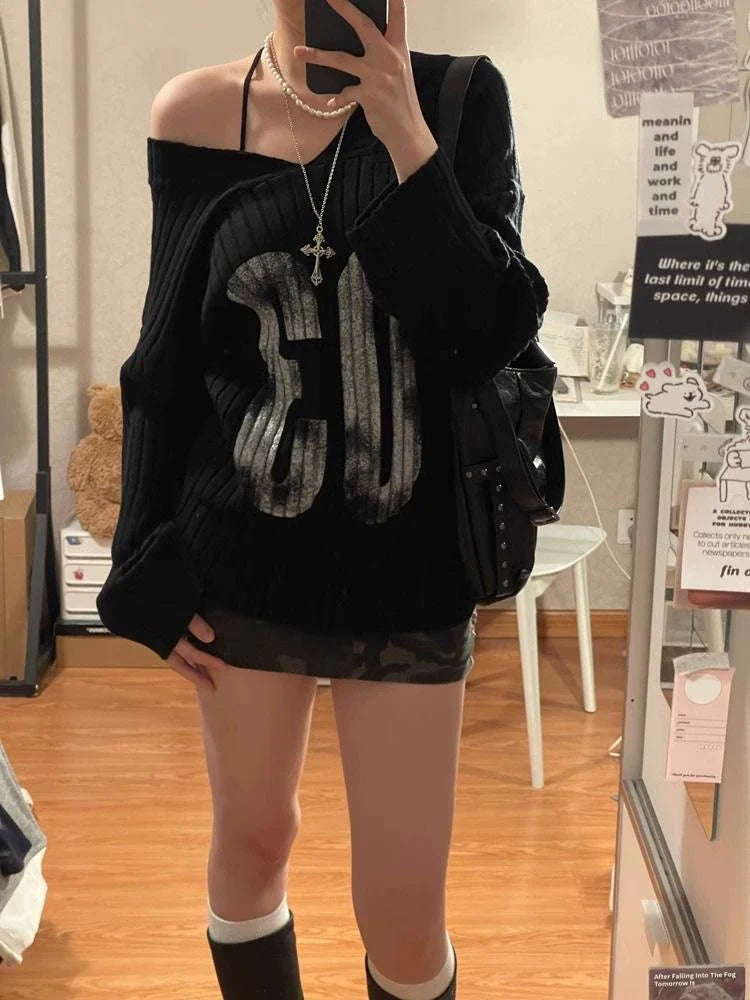 Black Y2K Light Subculture V-Neck Off-Shoulder Print Sweater