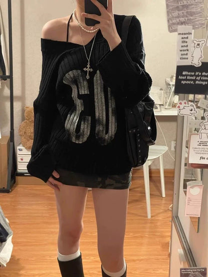 Black Y2K Light Subculture V-Neck Off-Shoulder Print Sweater