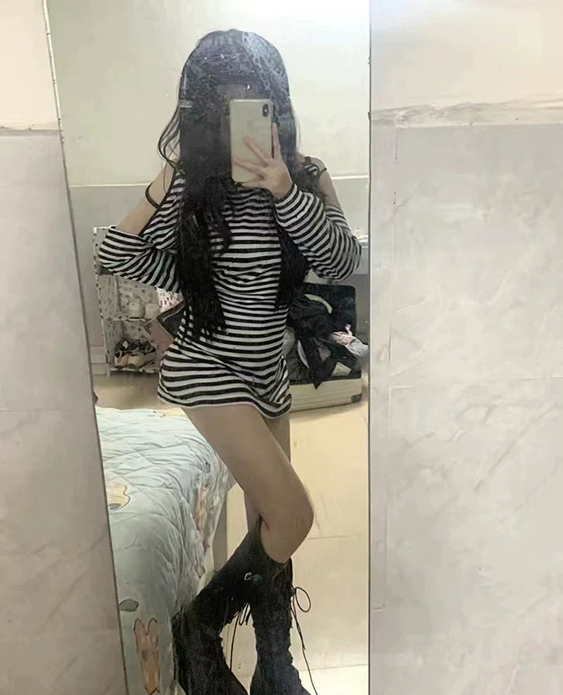 Stripe Subculture Y2K E-girl Off-Shoulder Halter Niche Oversized Long-Sleeve Top (Autumn)