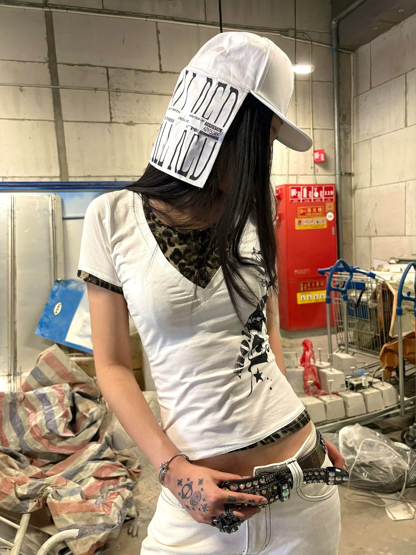 V-Neck Straight Shoulder Tee Leopard Star Patch Y2K Top