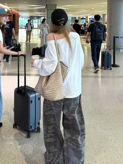 Vintage White Asymmetric Dog Print Hoodie for Early Autumn