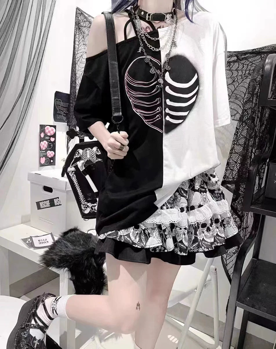 Black & White Subculture Y2K E-girl Patchwork Heart Print Off-Shoulder Niche Oversized Short-Sleeve Top