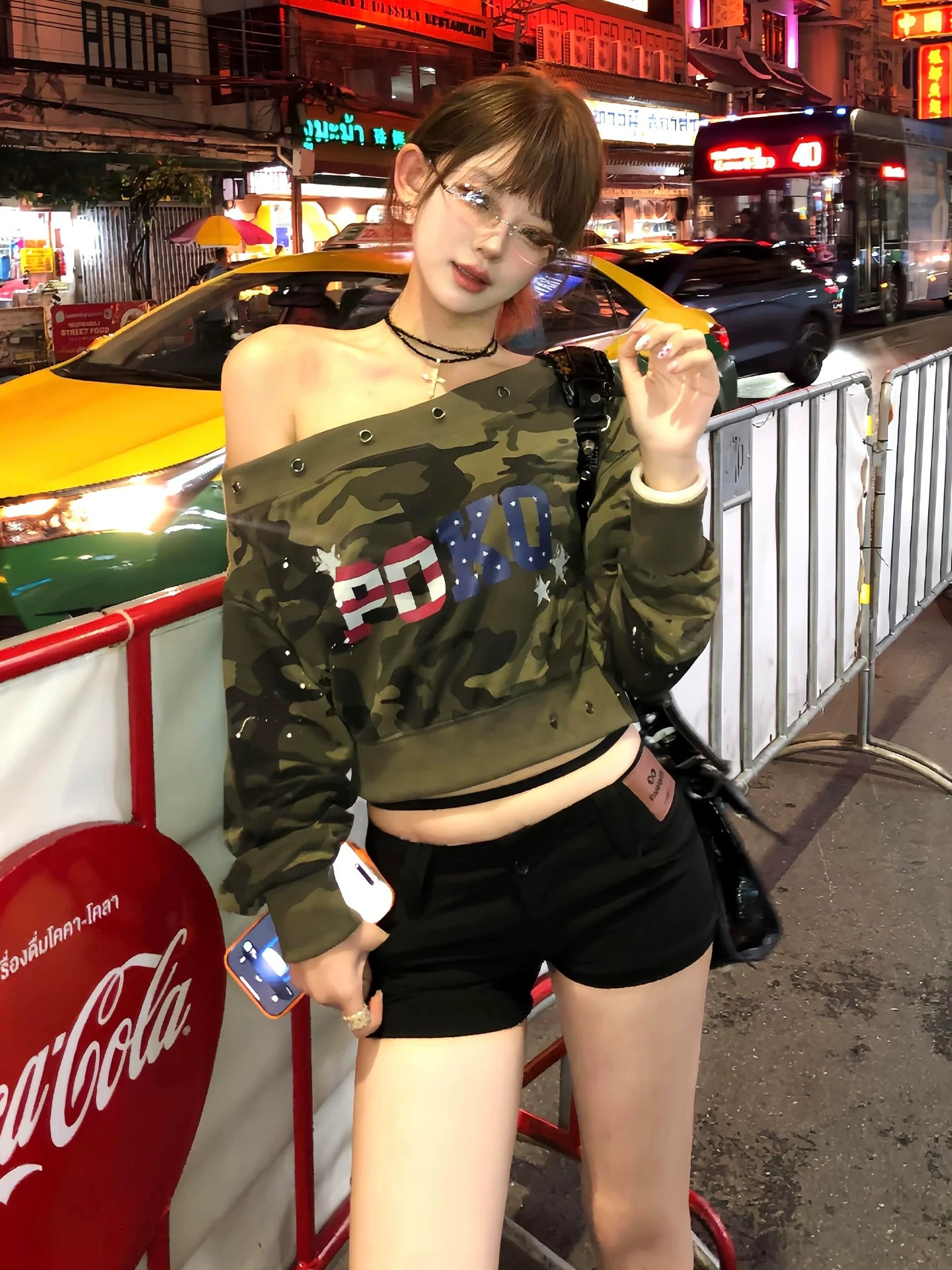 Retro Camo Off-Shoulder Sweatshirt Cropped Hot-Girl Top