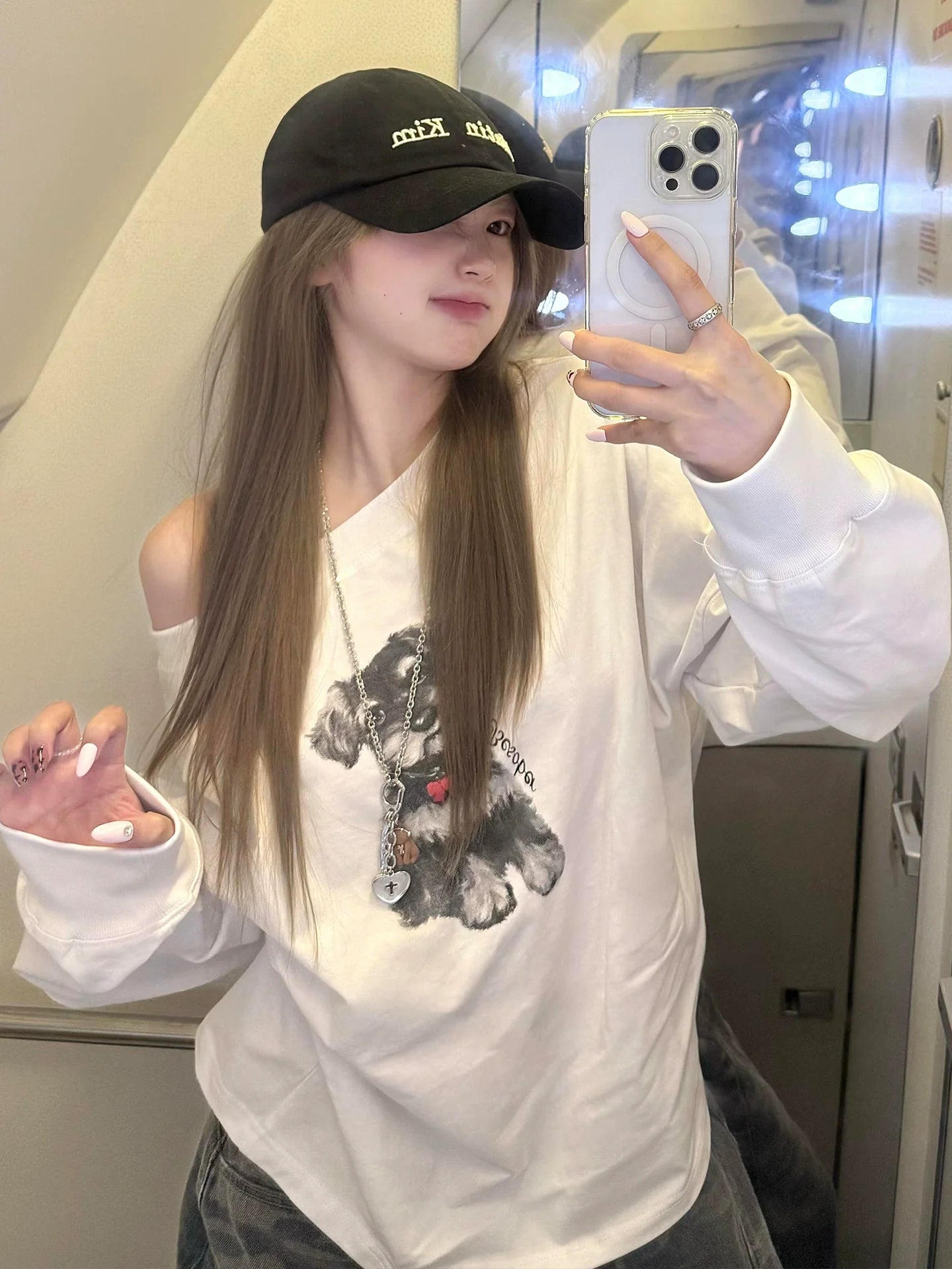 Vintage White Asymmetric Dog Print Hoodie for Early Autumn