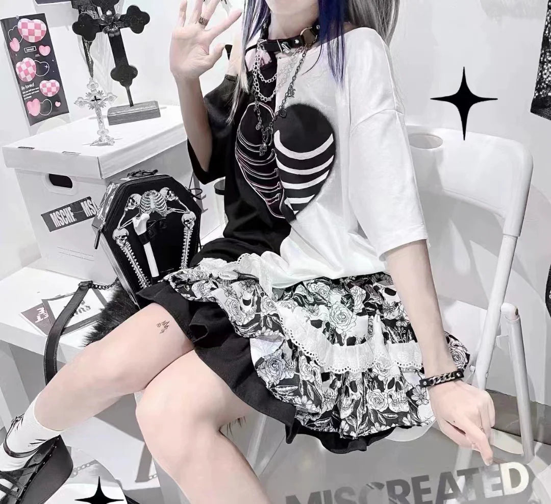 Black & White Subculture Y2K E-girl Patchwork Heart Print Off-Shoulder Niche Oversized Short-Sleeve Top