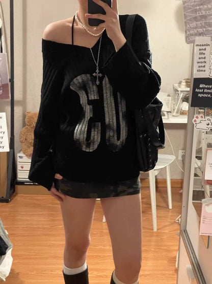 Black Y2K Light Subculture V-Neck Off-Shoulder Print Sweater