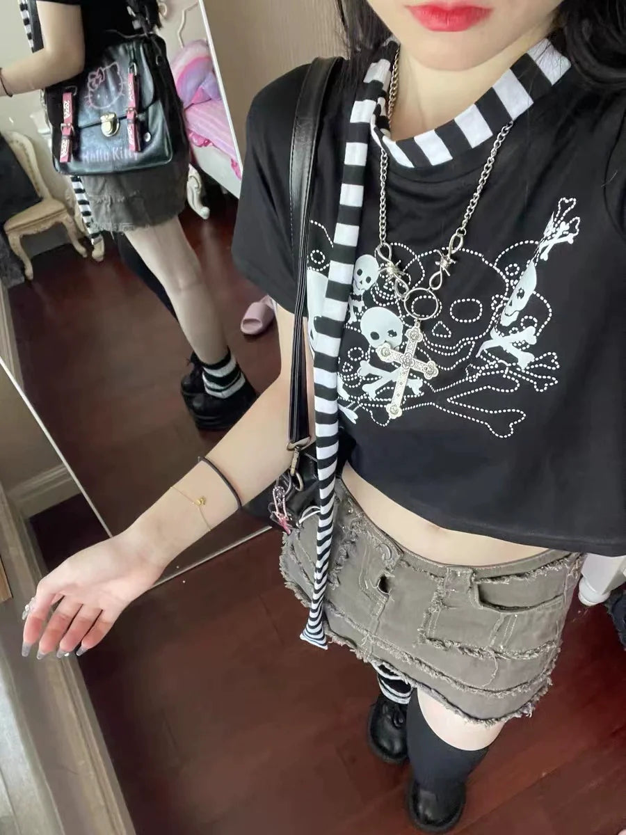 Black Multi-Skull Subculture Punk Y2K E-girl 100% Cotton Crop Slim Short Sleeve Top