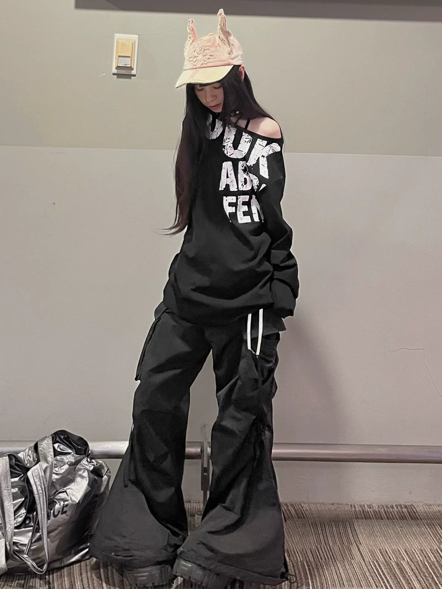 American Vintage Off-Shoulder Long Sleeve Tee  Distressed Letter Print Loose Hot Girl Top