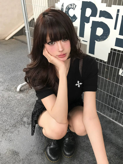 American Cross Print V-Neck Tee Fitted Short Sleeve Structured Shoulder Top