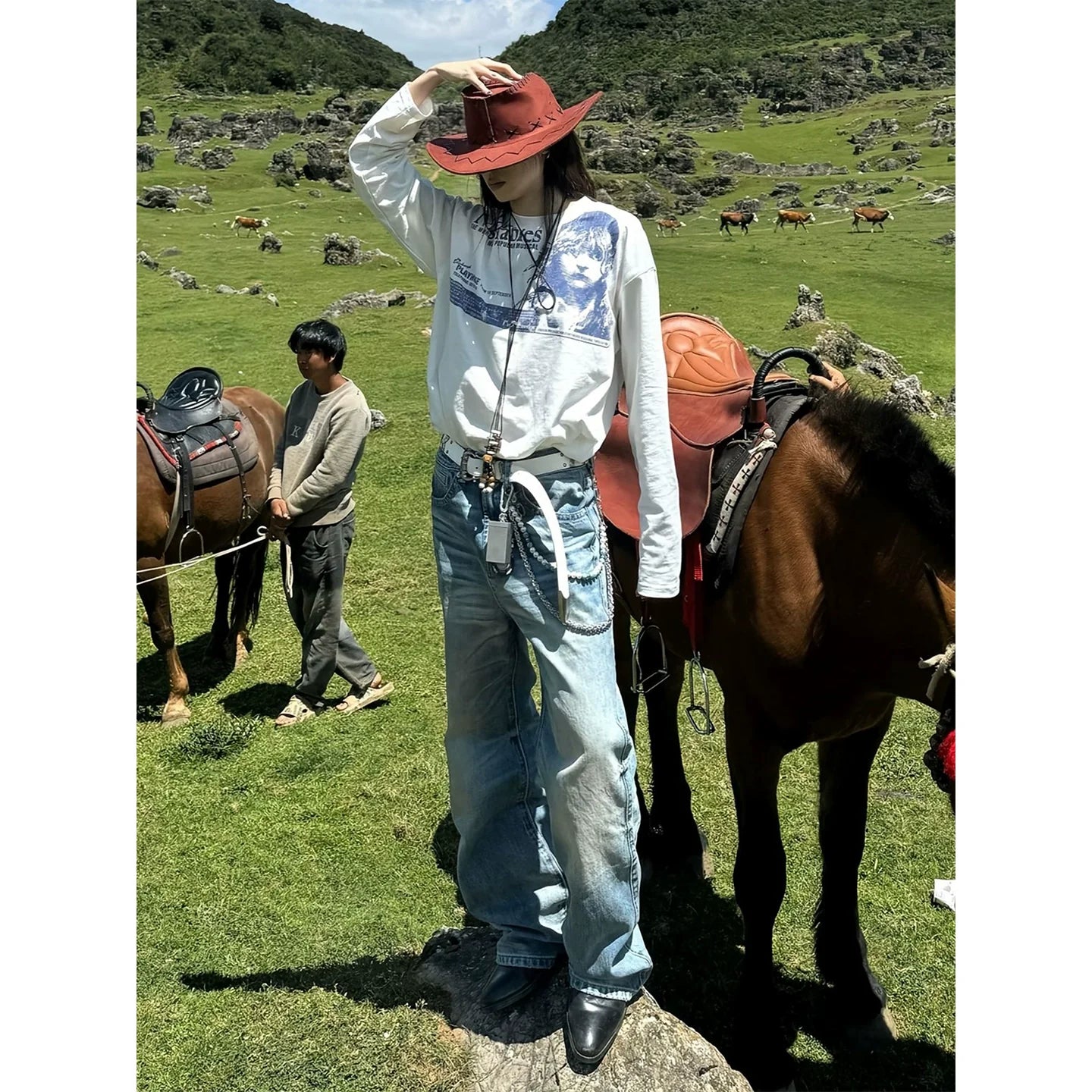 American Clean Fit White Long Sleeve Tee  Distressed Vintage Letter Print Top