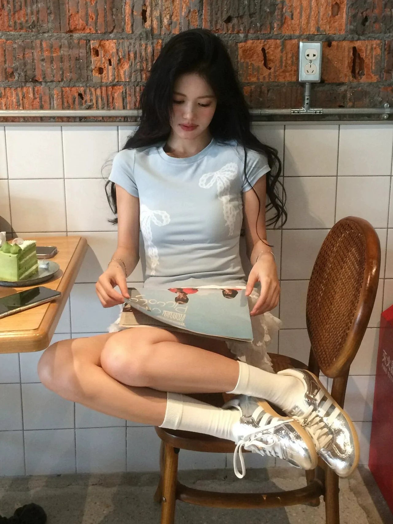 Bow Print Fitted Short Sleeve Tee Structured Shoulder Cotton Cropped Top Y2K Aesthetic