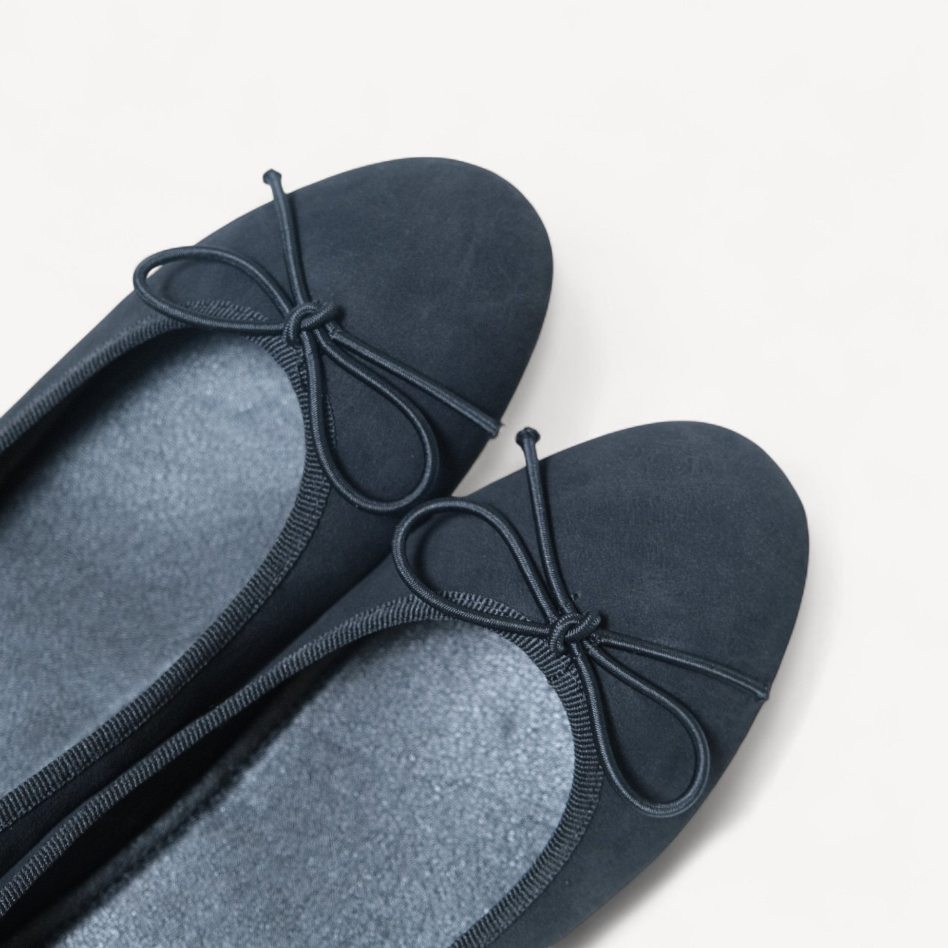black almond toe bow ballet flats toe detail  
