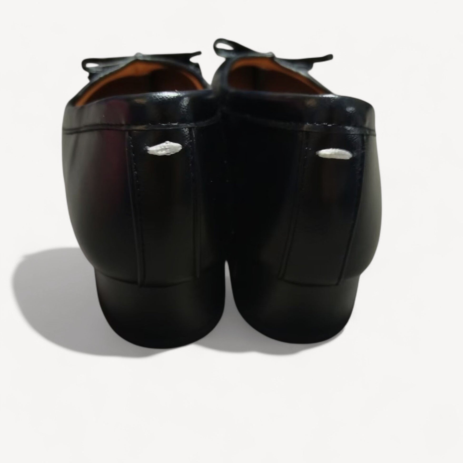 Black Soft Leather Round - Heel Split - Toe Bow Tabi - tutufox - tabis