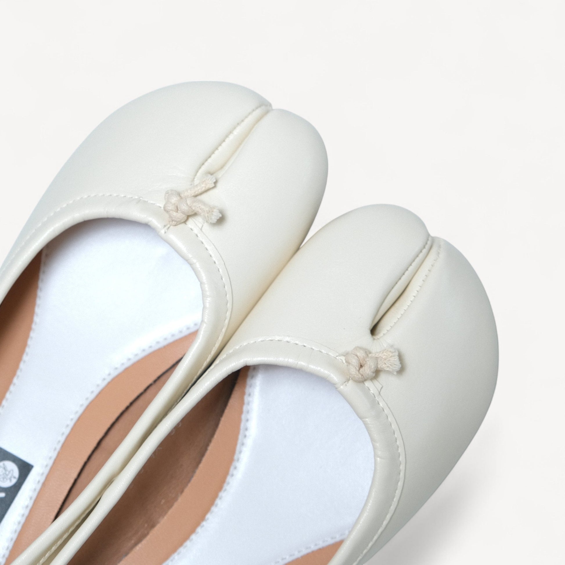 Cream Soft LeatherFlats Split Toe Tabi - tutufox - tabis