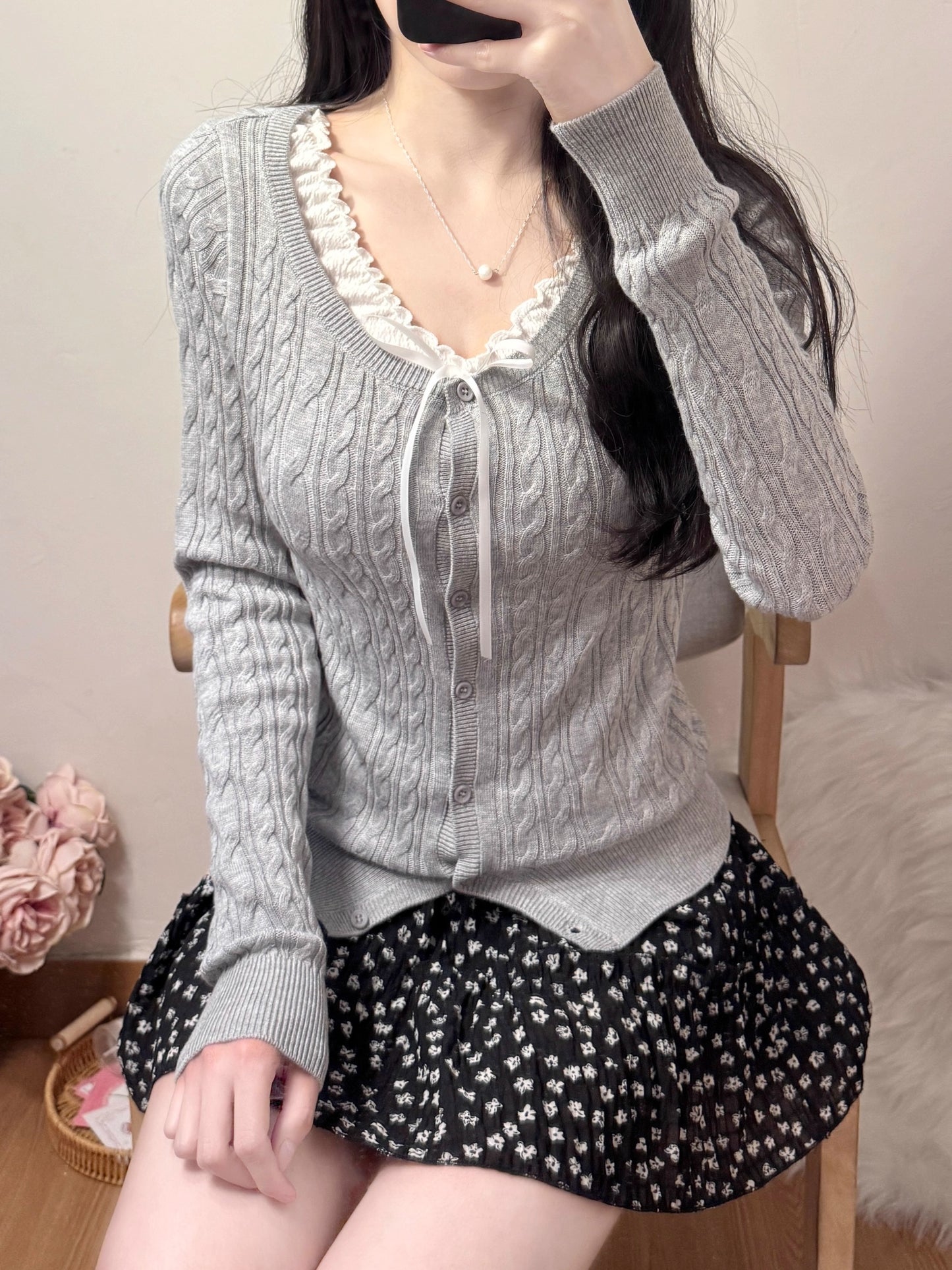 V Neck Contrast Trim Sweater Women