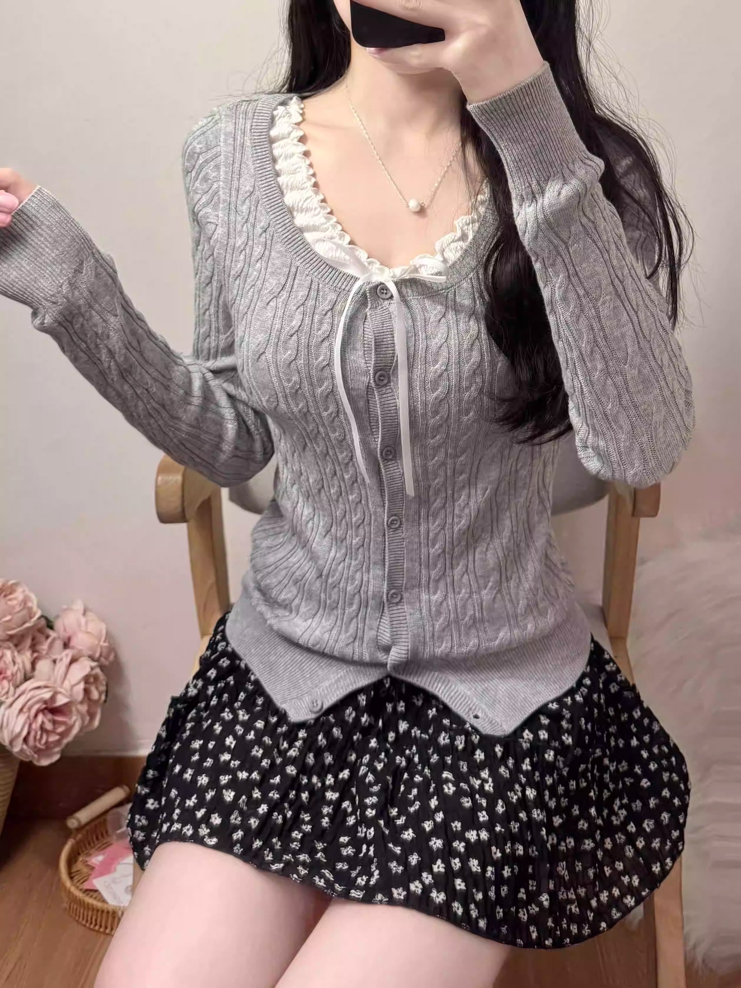 V Neck Contrast Trim Sweater Women