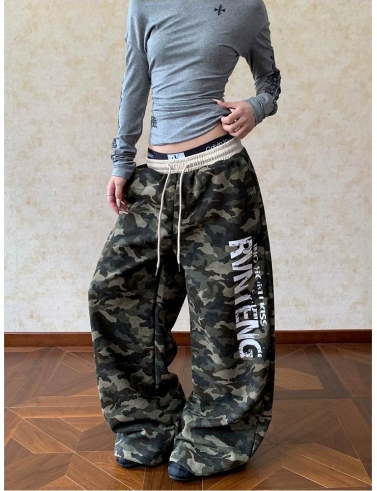 Street Letter Print Camo Wide Pants