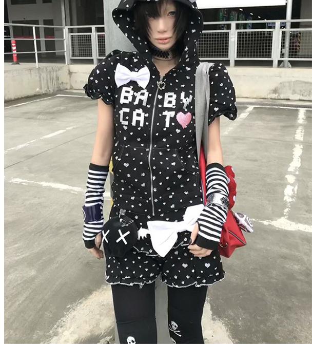 Light Y2K Bubble Sleeve Top