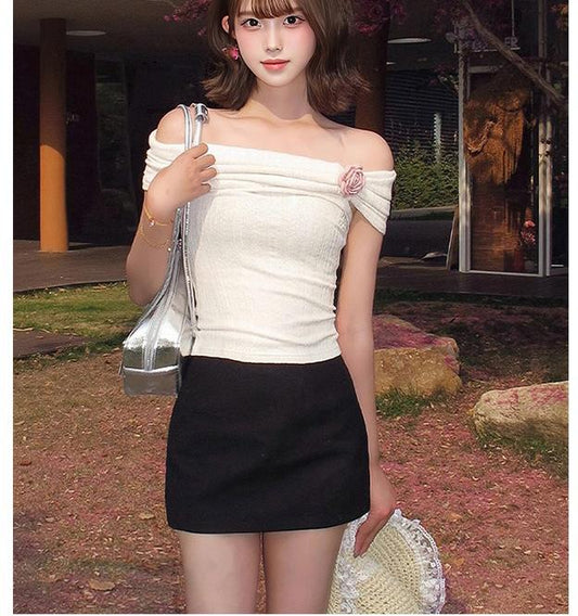 Pure Aesthetic White One-Shoulder Tee