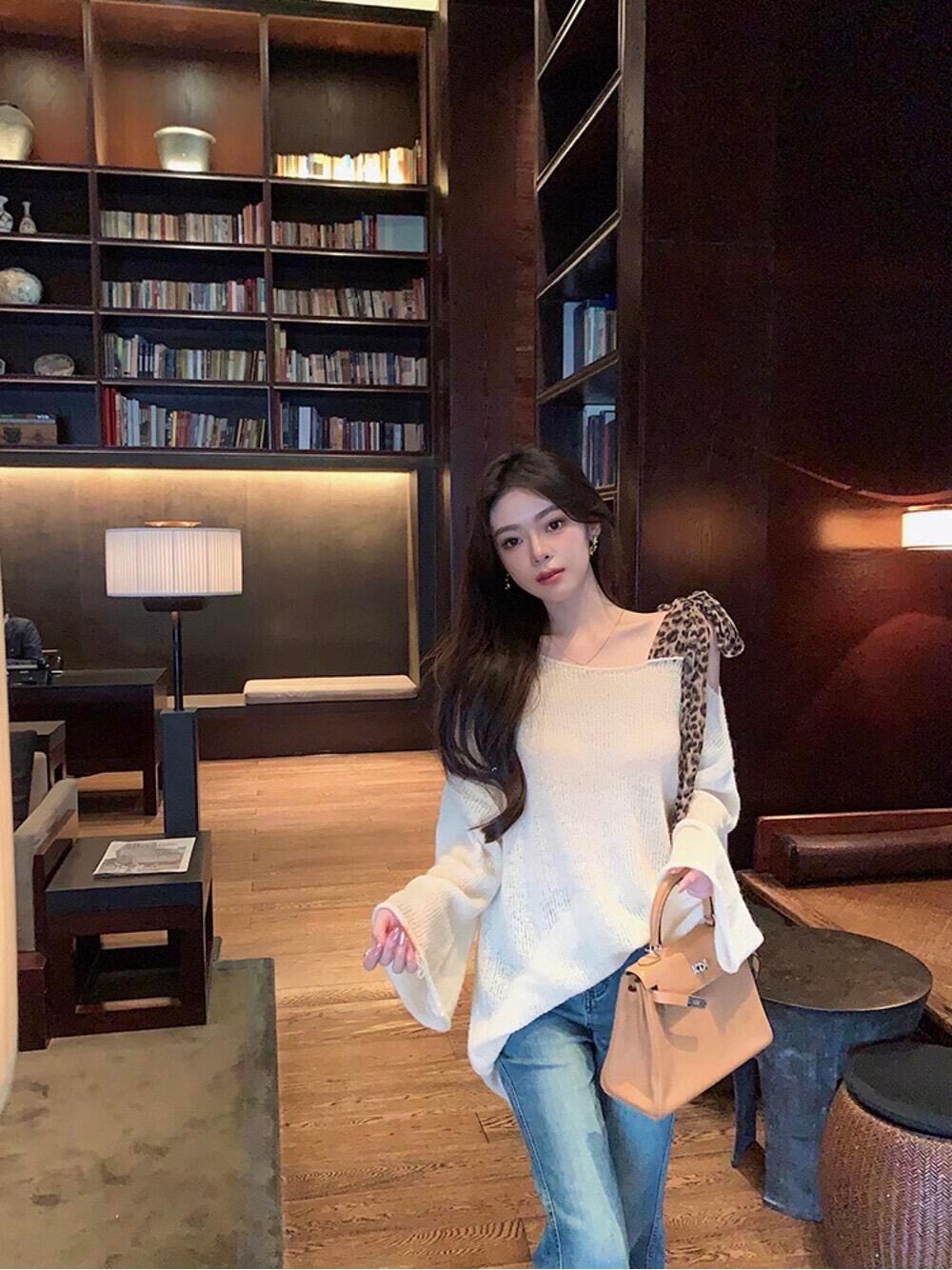 Leopard Ribbon Shoulder Sweater