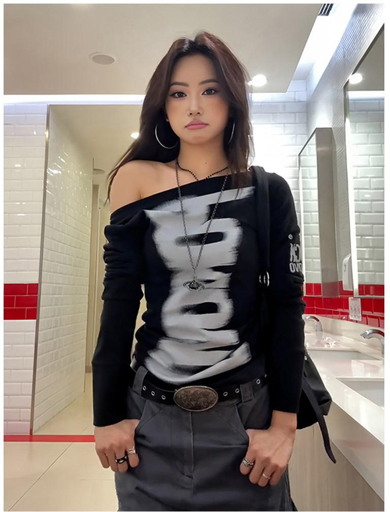 Off Shoulder Letter Tee