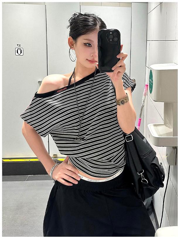 American Vintage Black & White Stripe Off-Shoulder Tee